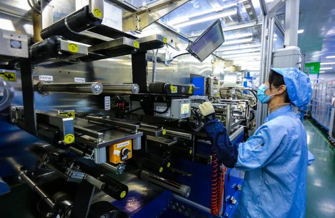 超威集團(tuán) 二十年磨一劍，以新材料研發(fā)引領(lǐng)全球儲(chǔ)能新時(shí)代